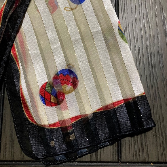 EUC Liz Claiborne Christmas Ball Scarf - Picture 4 of 14